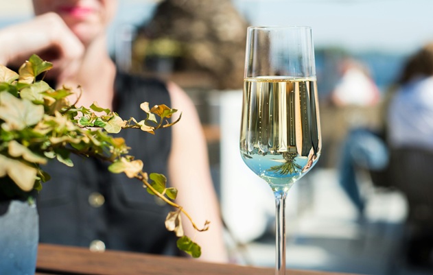 riesling wine in the glass
